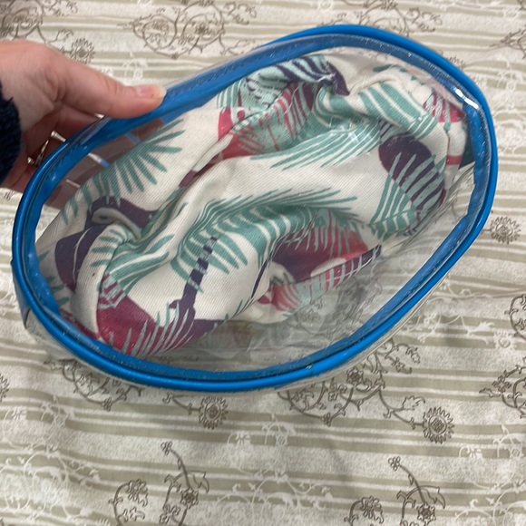 Juicy Couture Bucket Bag - Picture 2 of 5